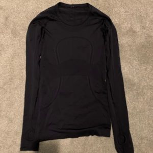 LuluLemon Navy long sleeve top